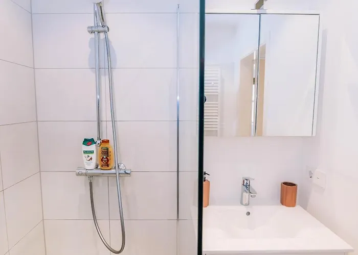 Sleeps 4 Apartment Schieren